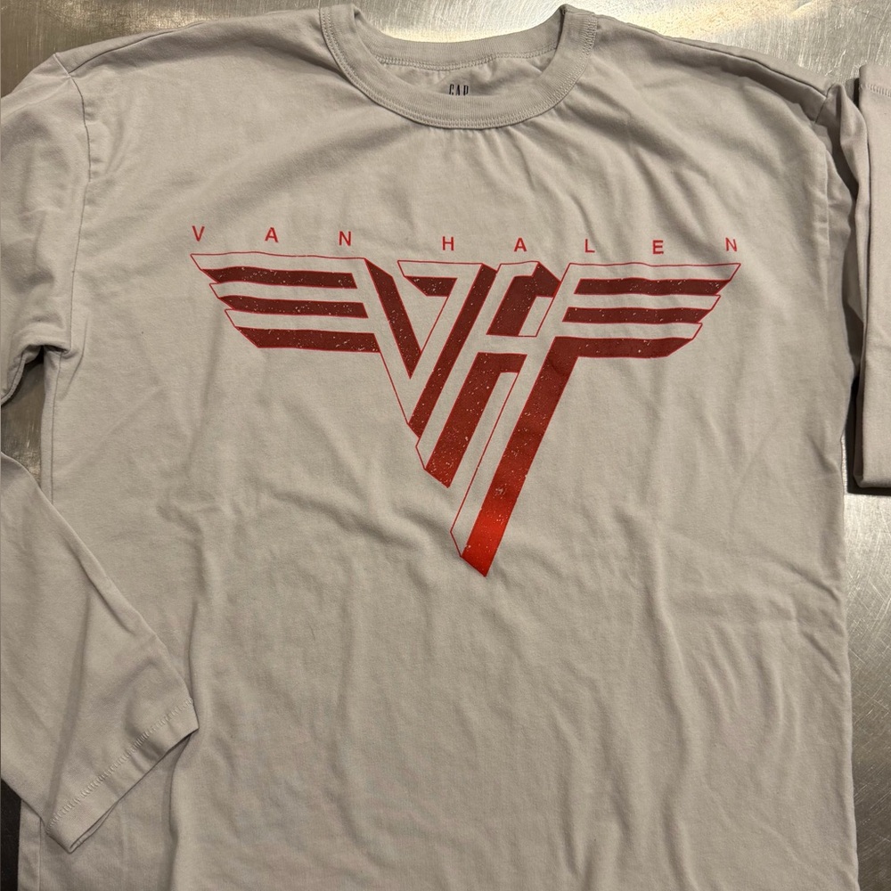 GAP Gray Long Sleeve Tee with Red Graphic